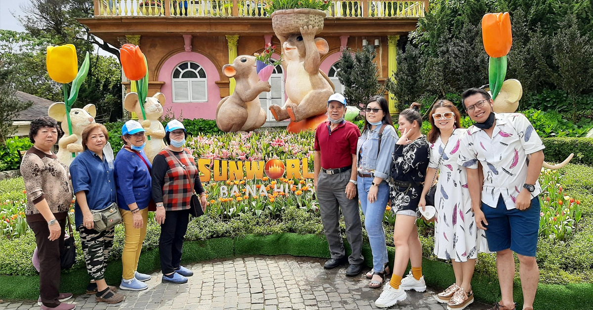 Đại gia đình chị Trâm khám phá tour Đà Nẵng Hội An Huế 5N4Đ