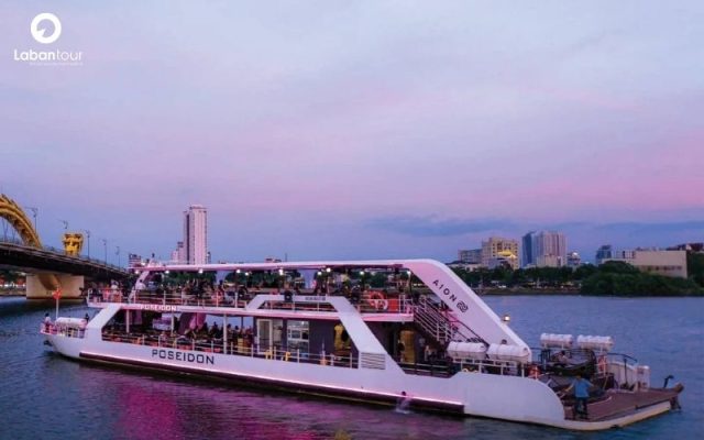 Ngắm hoàng hôn trên du thuyền sông Hàn Poseidon Cruise là trải nghiệm du khách không thể bỏ lỡ.