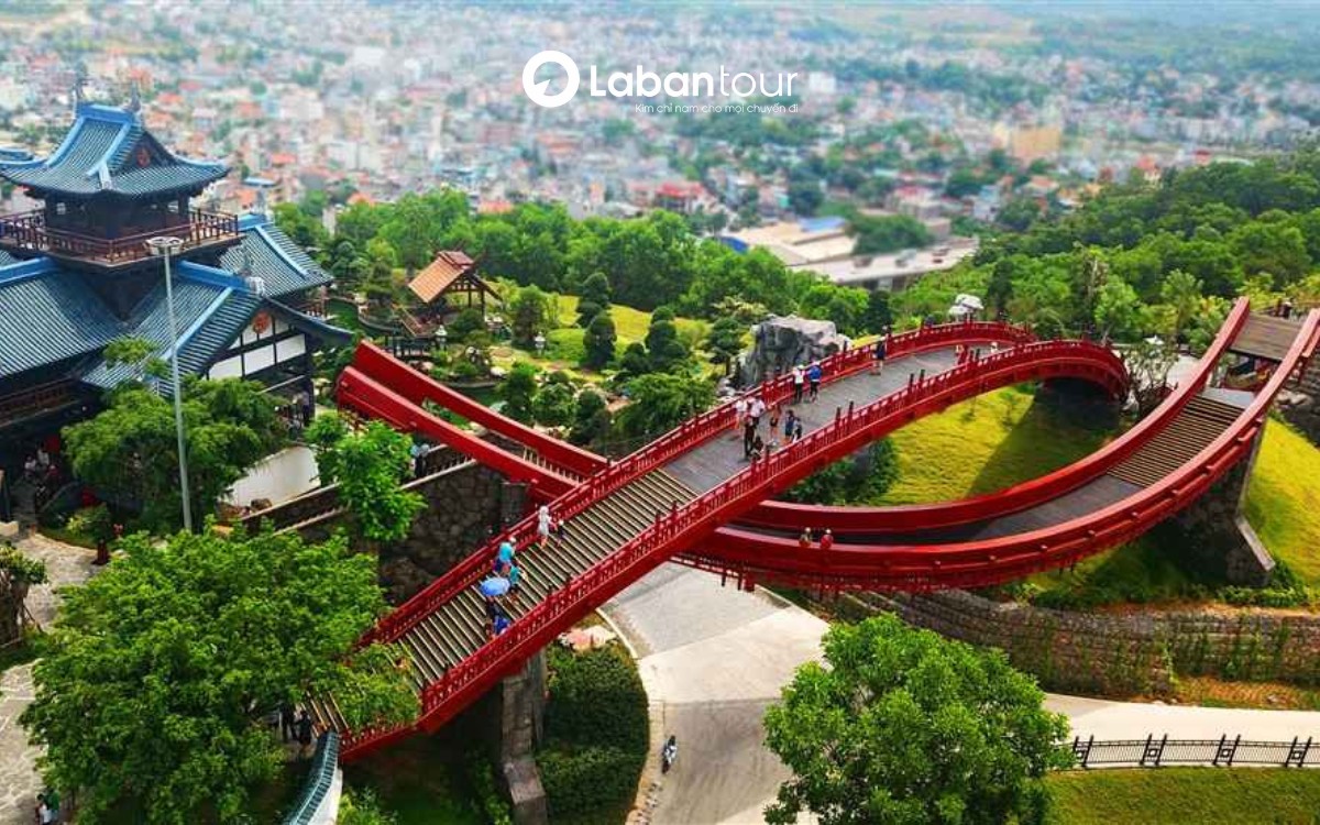 Vườn Nhật Bản và Cầu Koi SunWorld Hạ Long