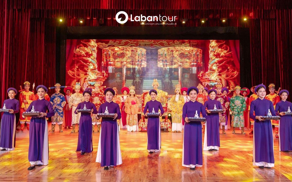 áo dài show đà nẵng