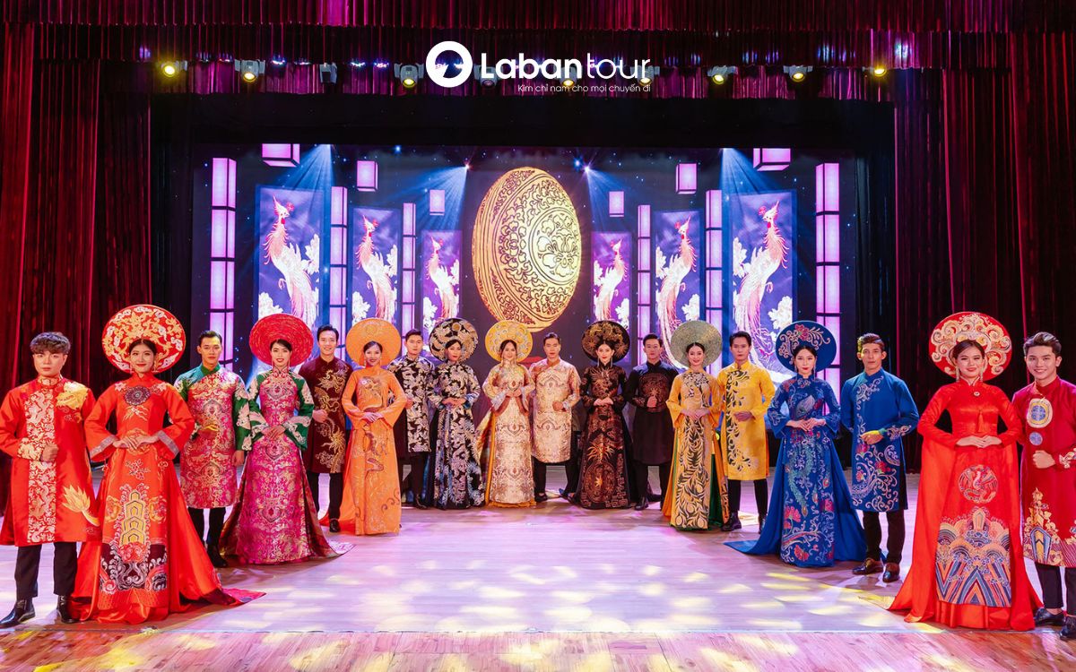 áo dài show