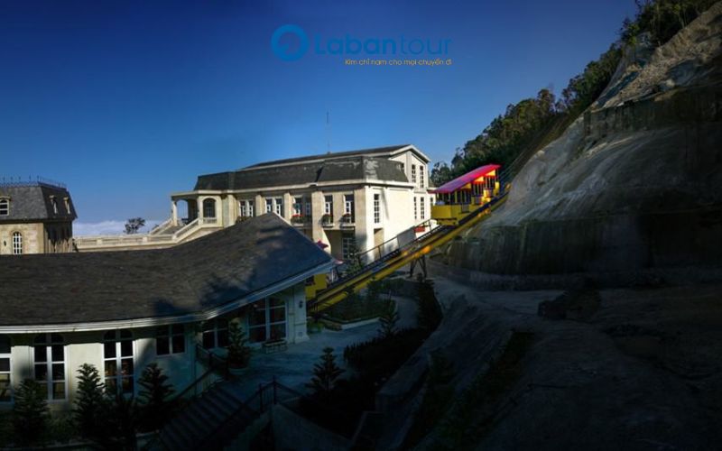 Trải nghiệm Tàu Hỏa Leo Núi trong Tour Bà Nà Hills 1 ngày