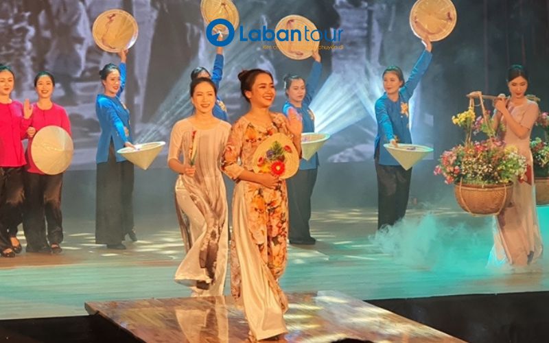 Trình Diễn Bộ Sưu Tập Áo Dài: Nơi Tôn Vinh Thời Trang Văn Hóa Việt