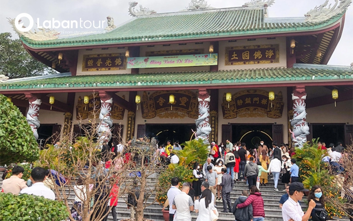 Chánh điện của Chùa Linh Ứng Bà Nà