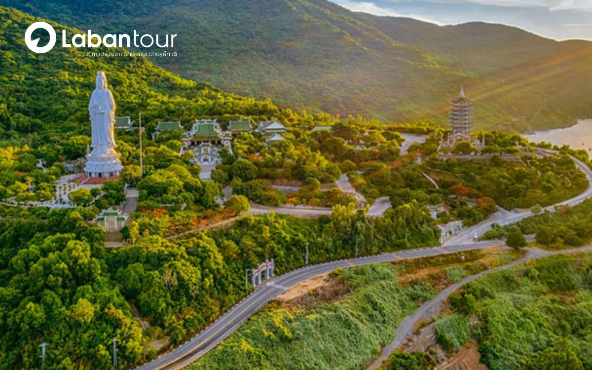 Vị trí của chùa Linh Ứng Bãi Bụt trên bán đảo Sơn Trà, Đà Nẵng