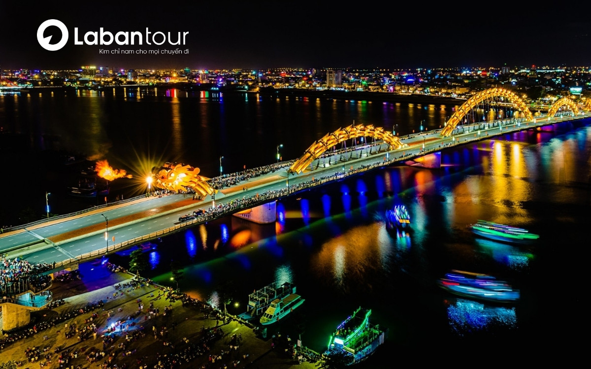 Cầu Rồng phun lửa tại Đà Nẵng
