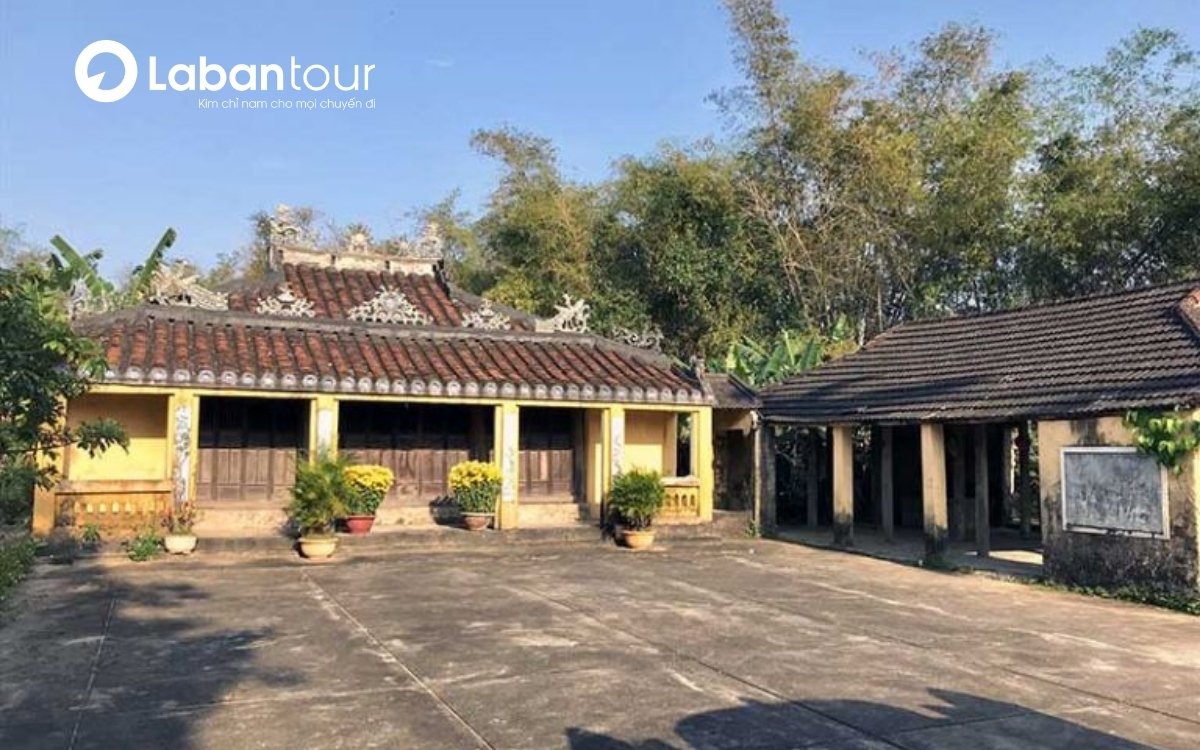 Đình làng tại Làng cổ Phong Nam