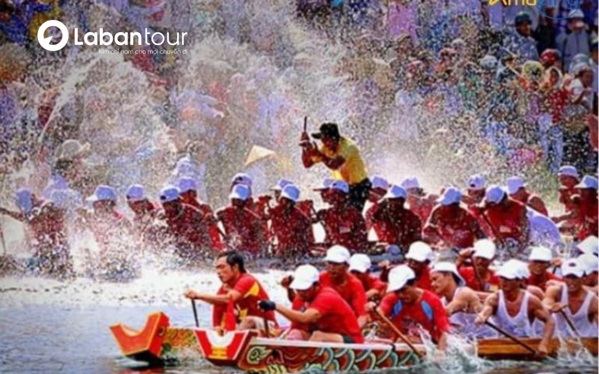 Không khí lễ hội rộn ràng đầu xuân của Lễ hội đua thuyền Đà Nẵng
