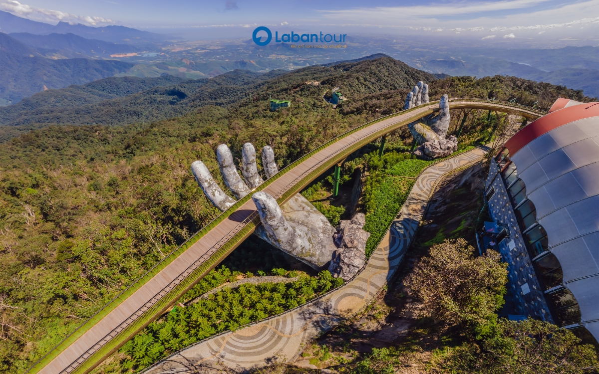 Bà Nà Hills là điểm đến phải ghé khi đến Đà Nẵng 