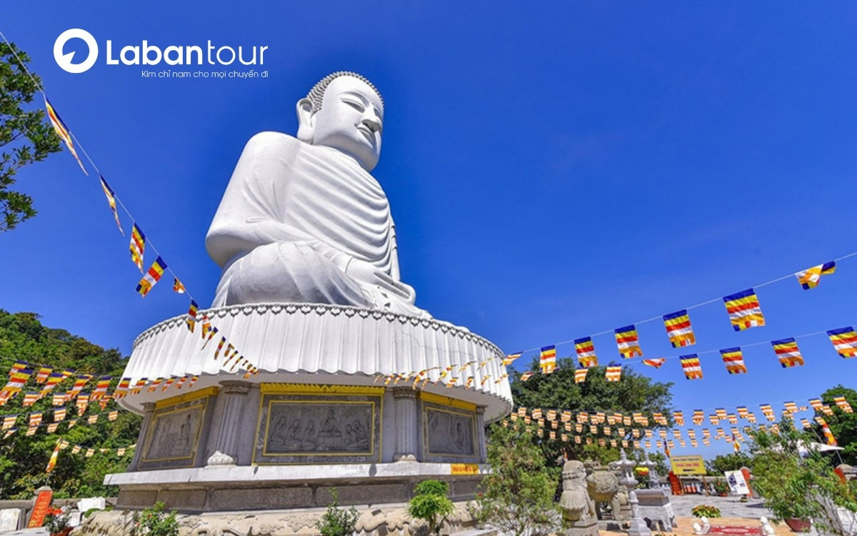 Chùa Linh Ứng tại Bà Nà Hills