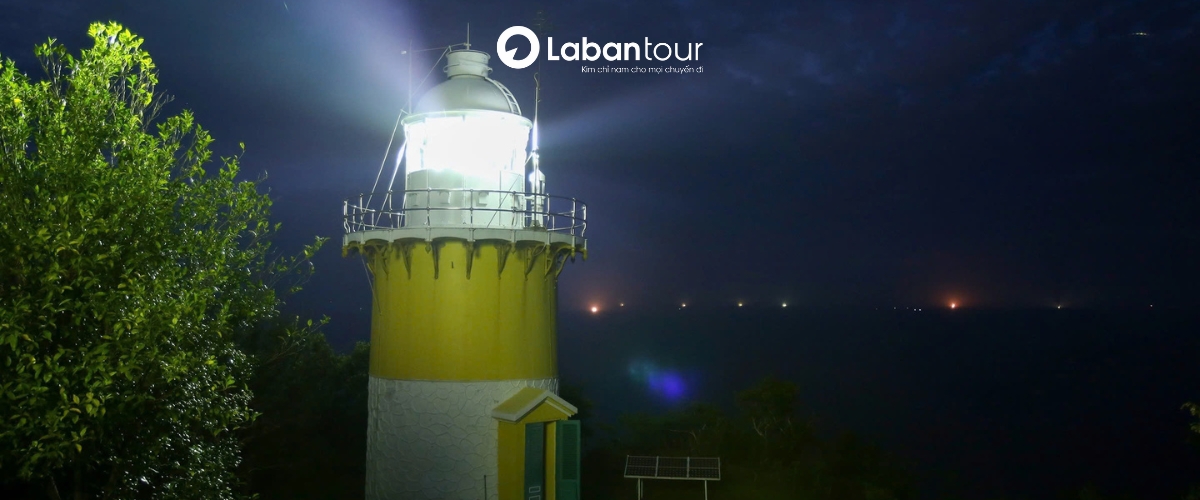 Hải đăng Tiên Sa Đà Nẵng là “mắt thần” dẫn lối cho tàu thuyền trong đêm