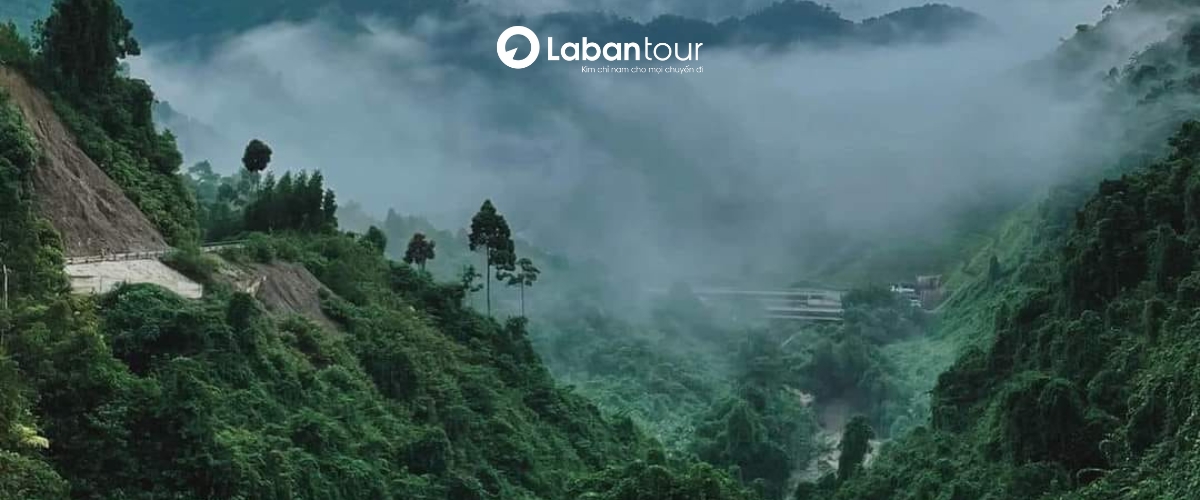 Săn biển mây bồng bềnh vào mùa xuân ở Hòa Bắc Đà Nẵng 