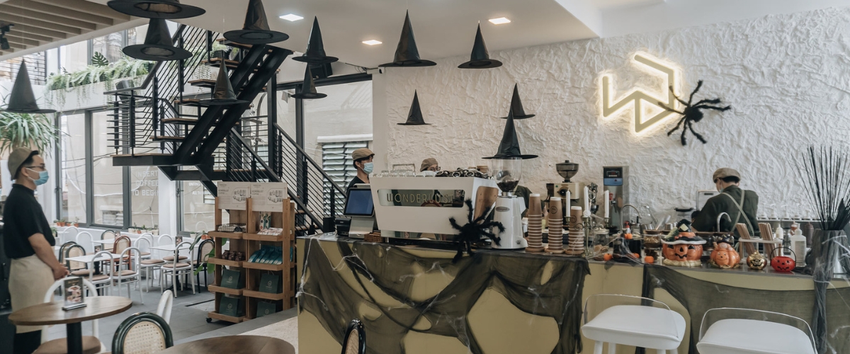 Wonderlust Danang là quán cafe view đẹp Đà Nẵng sống ảo cực chill 