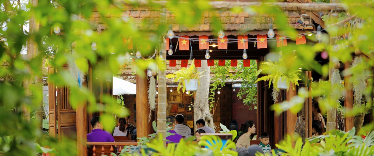 Trình Cà Phê - quán cafe view đẹp Đà Nẵng với thiết kế gần gũi thiên nhiên, decor đẹp mắt 