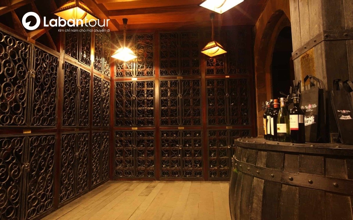 Hầm rượu cổ Debay tại Sun World Bà Nà HIlls