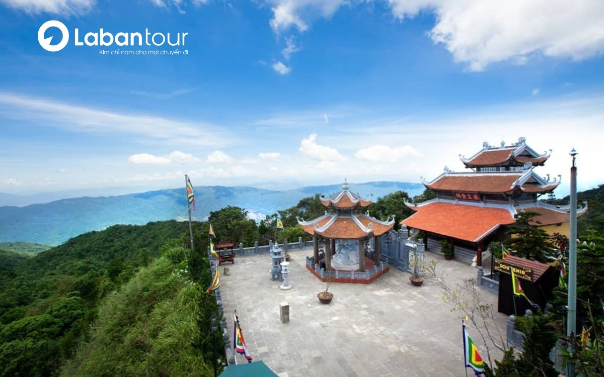Đền Lĩnh Chúa Linh Từ tại Sun World Bà Nà Hills