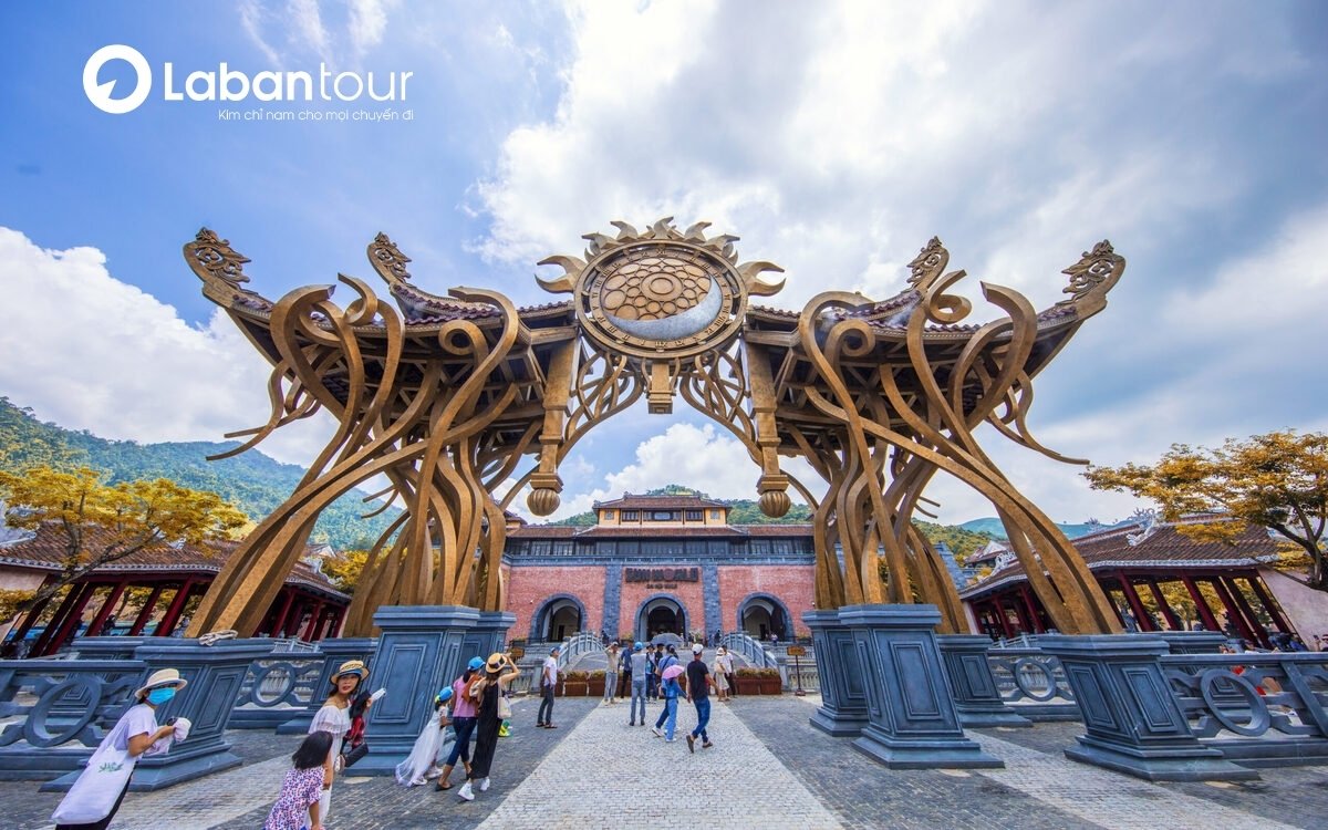 Cổng Thời Gian tại Sun World Bà Nà Hills