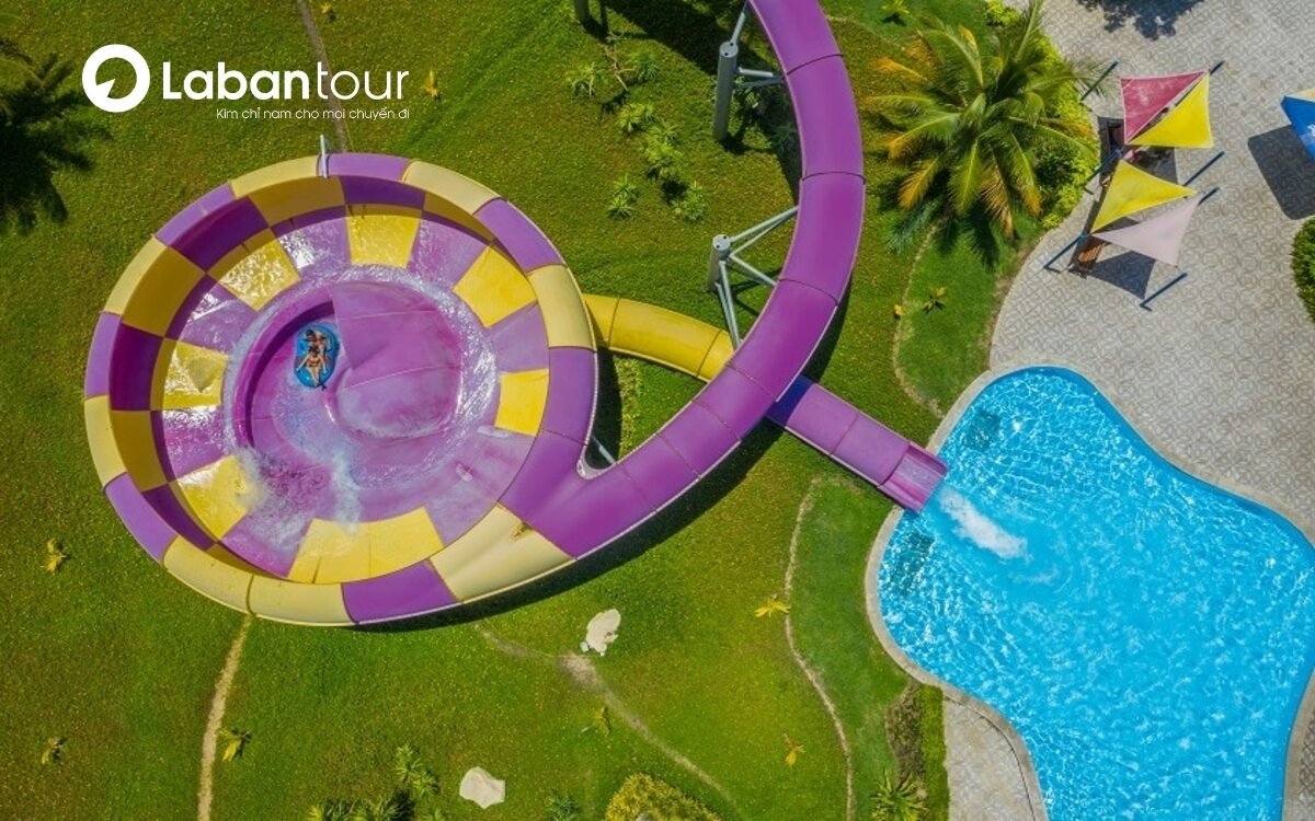 Đường trượt Siêu Lòng Chảo tại Khu vui chơi Vin Nam Hội An