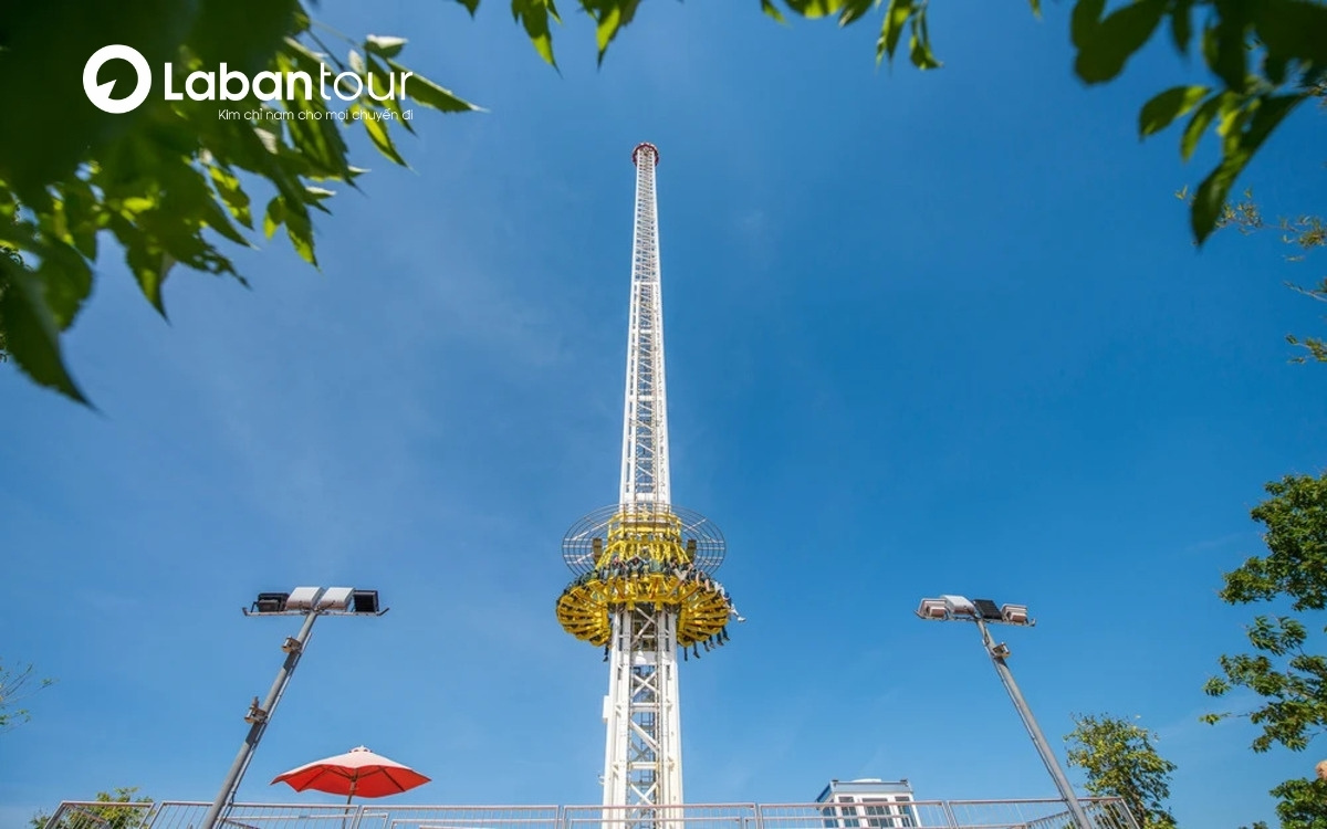 Twiss Tower – Cú Rơi Thế Kỷ tại Khu vui chơi VinWonders Nam Hội An