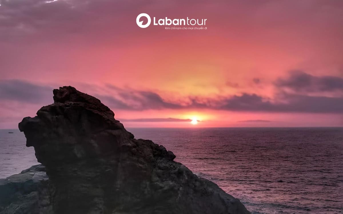 Ngắm bình minh ở Đà Nẵng đem đến vẻ đẹp lãng mạn, trầm lắng 