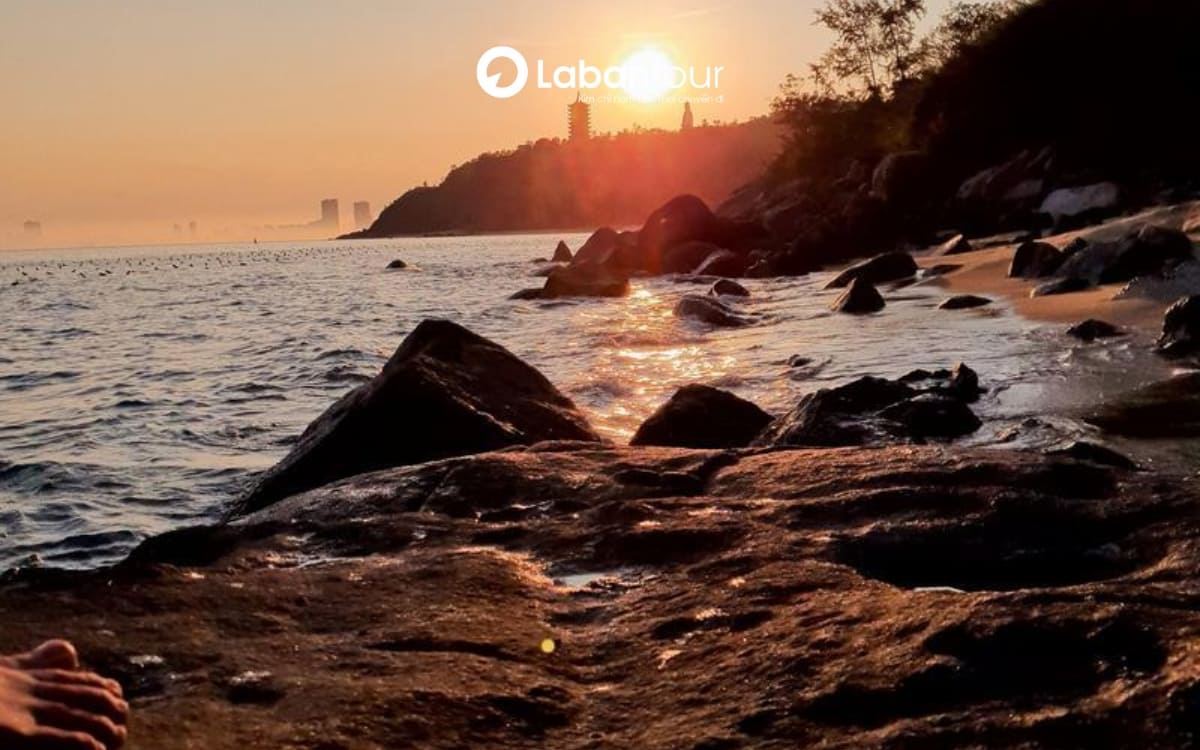 Ngắm bình minh ở Đà Nẵng: Bãi Rạng  