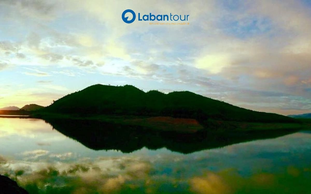 Hồ Hòa Trung là địa điểm ngắm hoàng hôn Đà Nẵng cực đẹp 