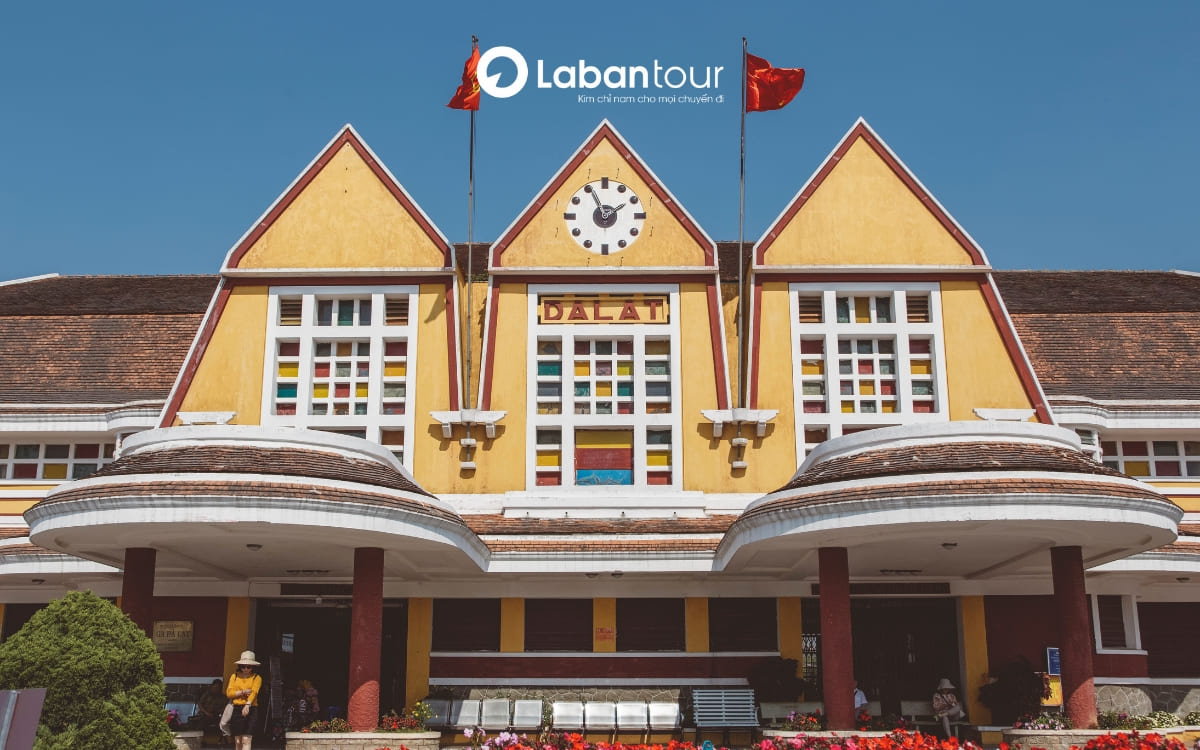 Tour Đà Lạt Đà Nẵng: Nhà ga Đà Lạt    
