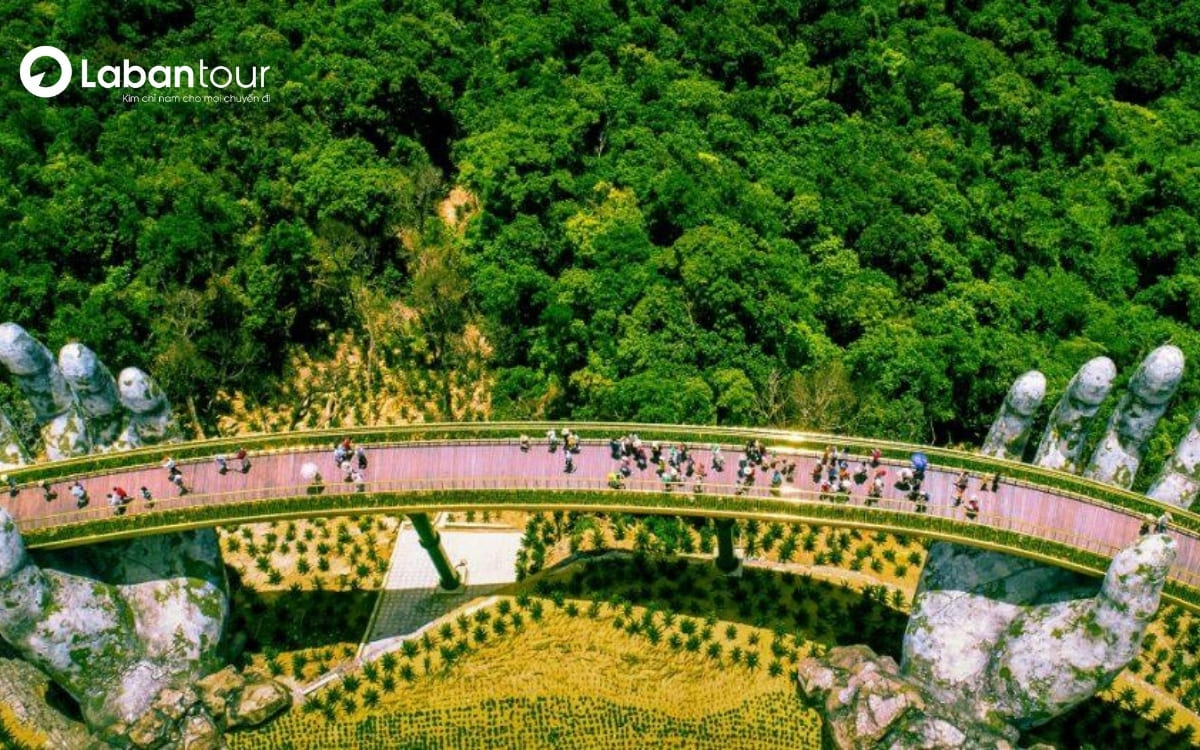 Cầu Vàng ở Đà Nẵng ở đâu? Vì sao lại nổi tiếng đến vậy?