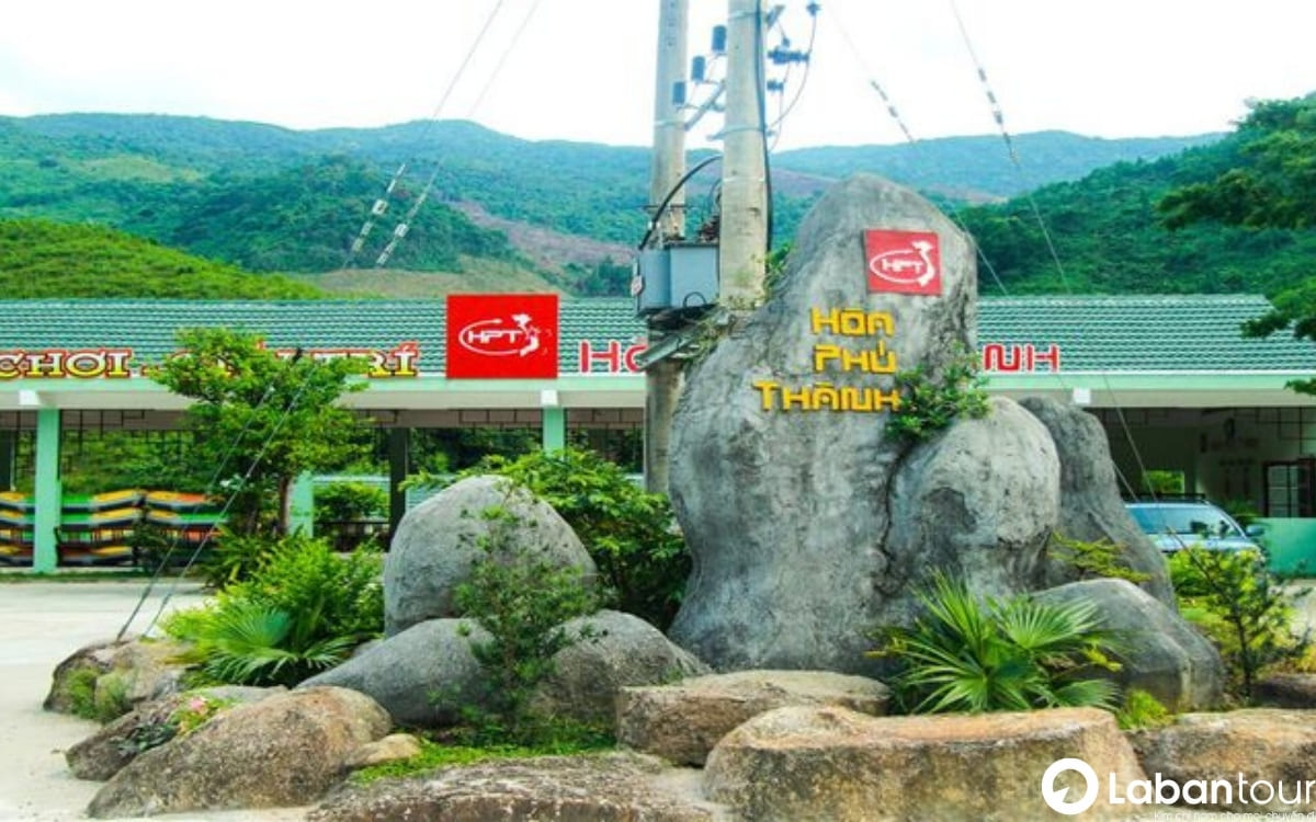 Khu du lịch Hòa Phú Thành ở đâu?