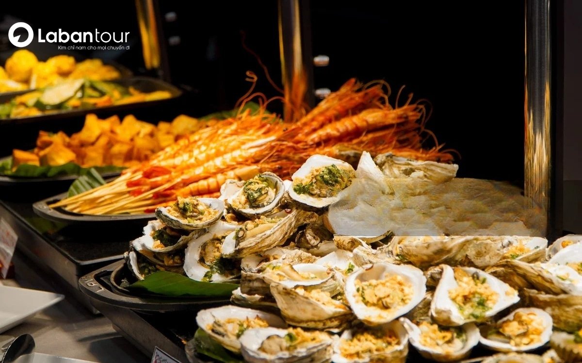 Thưởng thức ẩm thực Nhật Bản tại Mikazuki Water Park 365