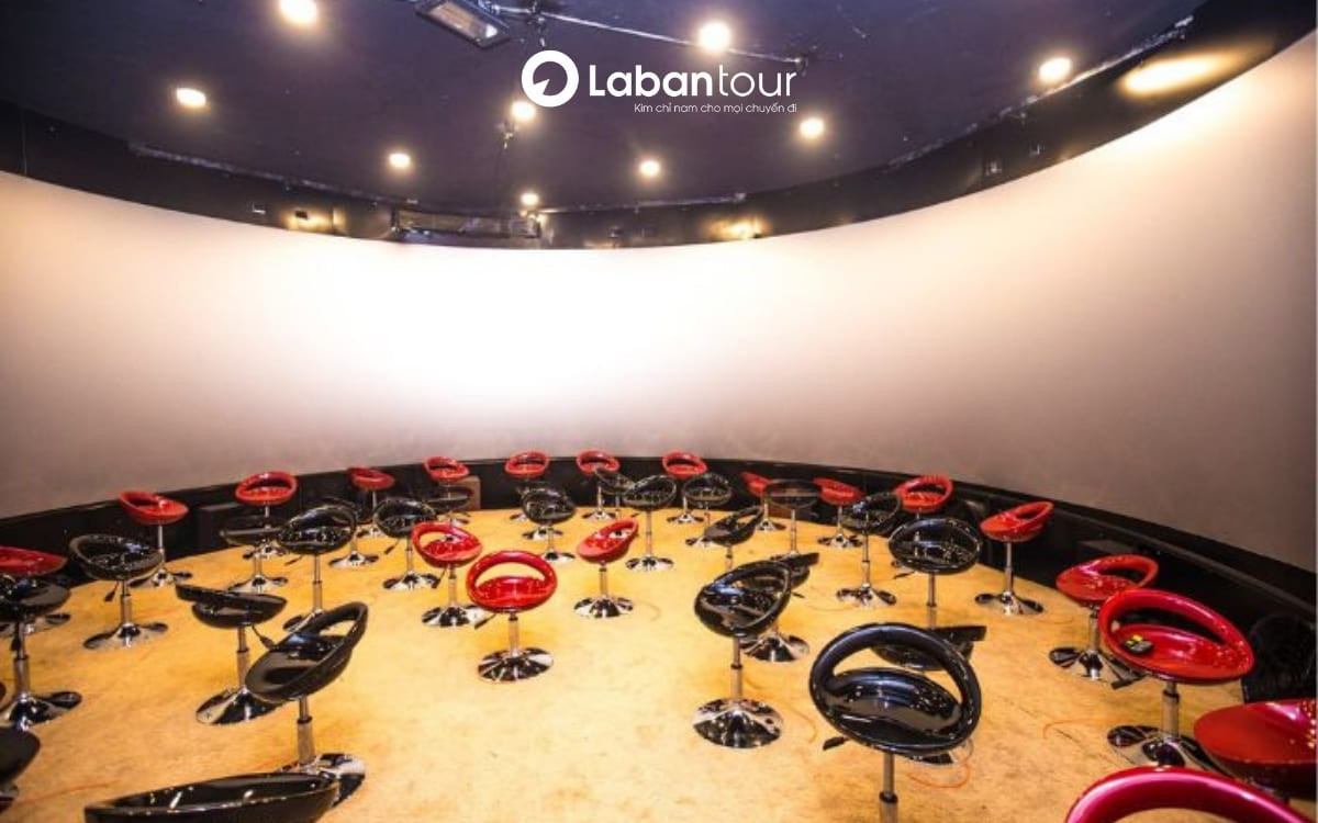 Rạp phim 9D, công viên khủng long, dòng sông lười, hồ tạo sóng tại Núi Thần Tài