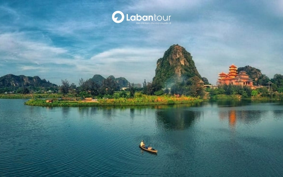 Ngũ Hành Sơn là điểm đến ở tour Hội An Đà Nẵng