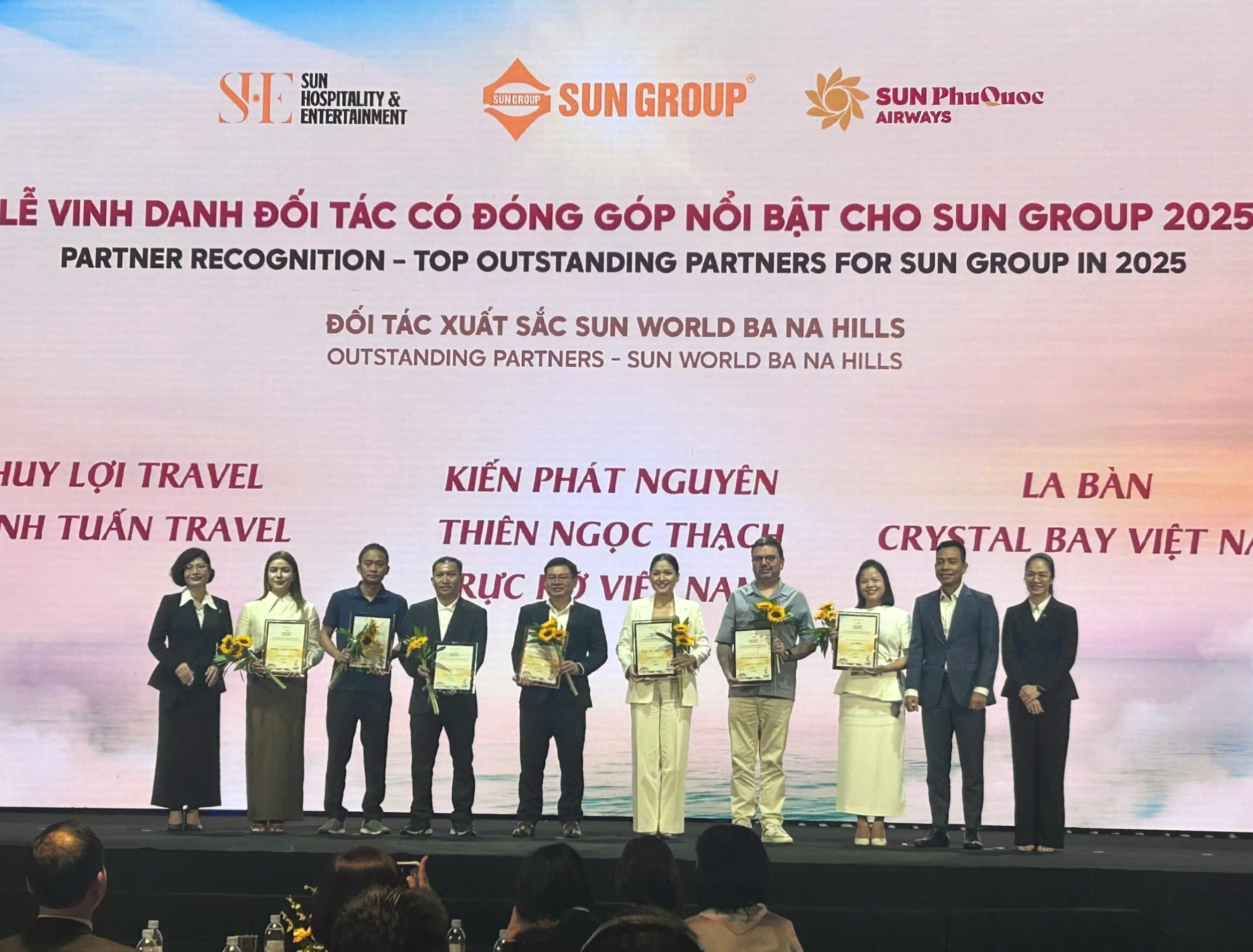 La Bàn Tour được vinh danh đối tác xuất sắc SunWorld Bà Nà Hills 2025