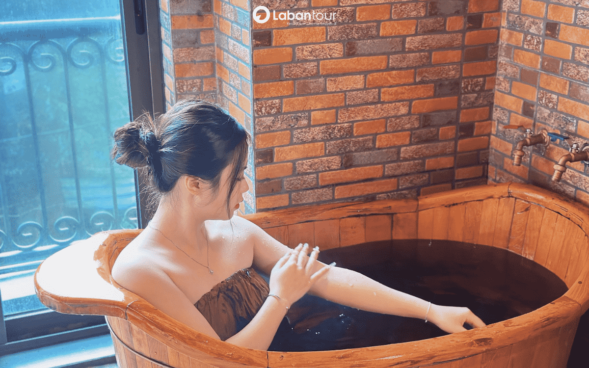 tắm lá dao đỏ sapa