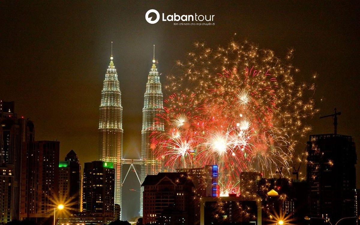 tết nên đi du lịch nước ngoài ở đâu