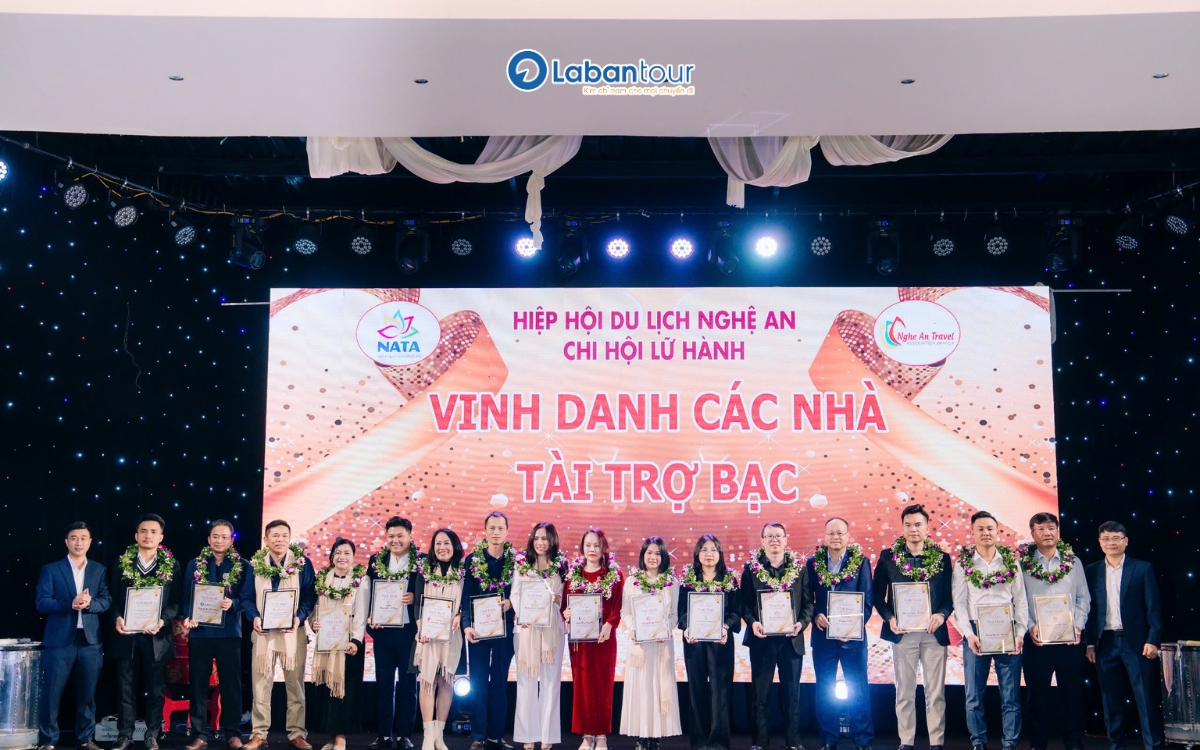 La Bàn Tour đồng hành Year End Party 2025 Chi hội Lữ hành Nghệ An