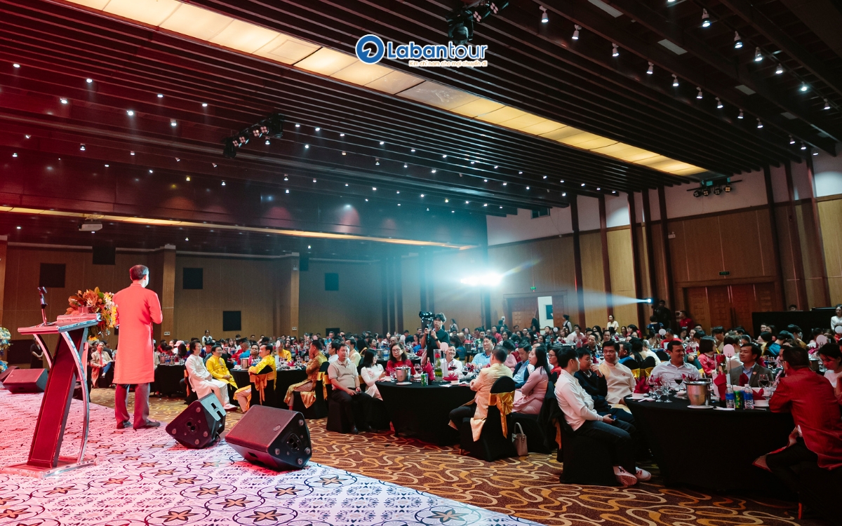 La Bàn Tour và các đối tác du lịch - lữ hành