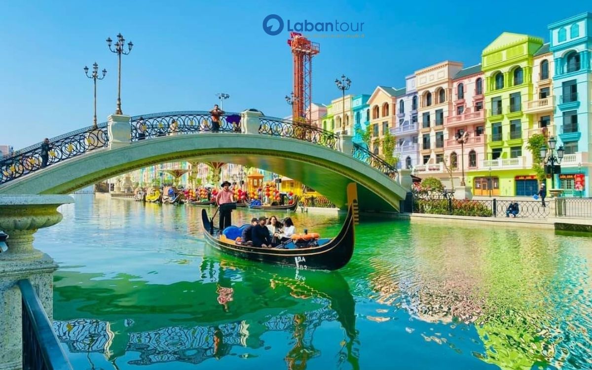 Mua vé combo xông hơi và du thuyền Gondola để trải nghiệm trọn vẹn hơn