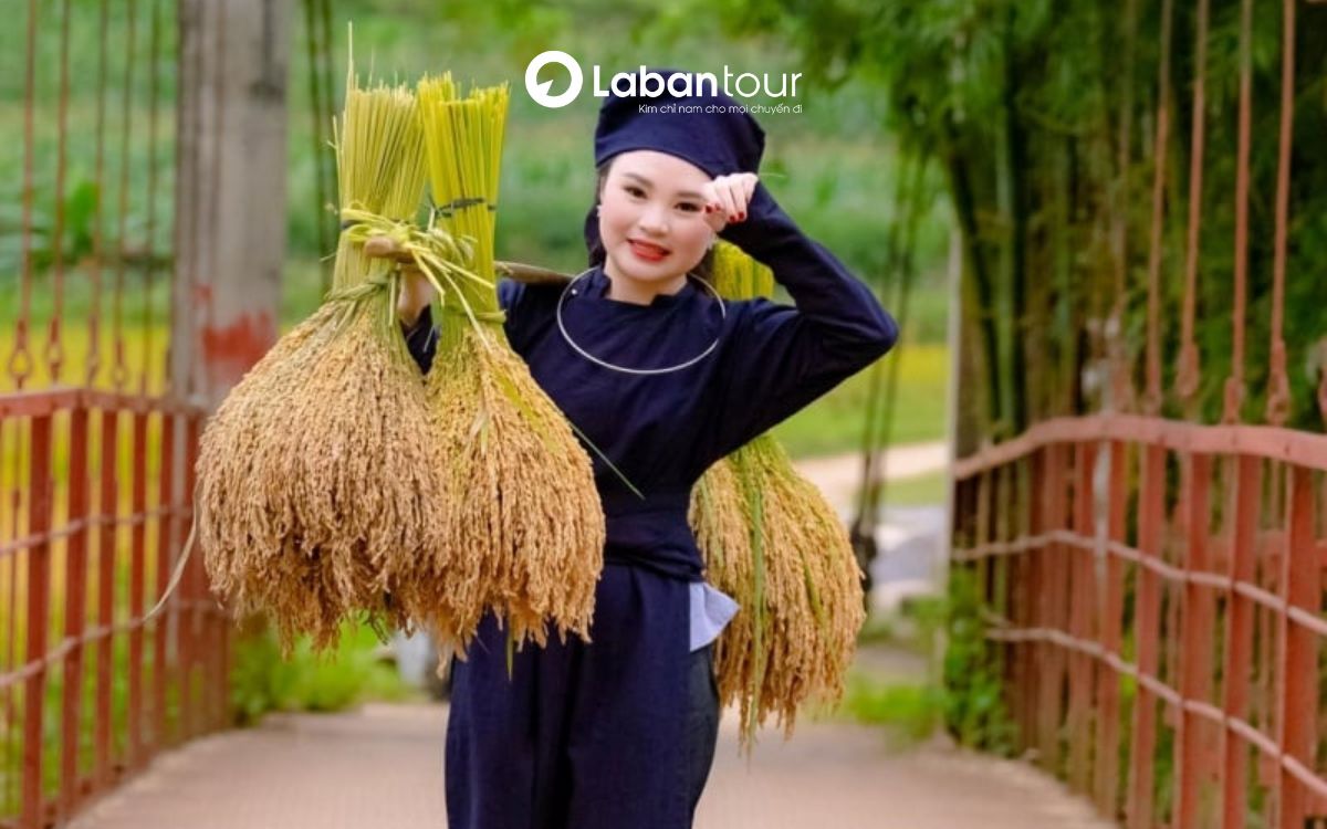 trang phục dân tộc Sa Pa