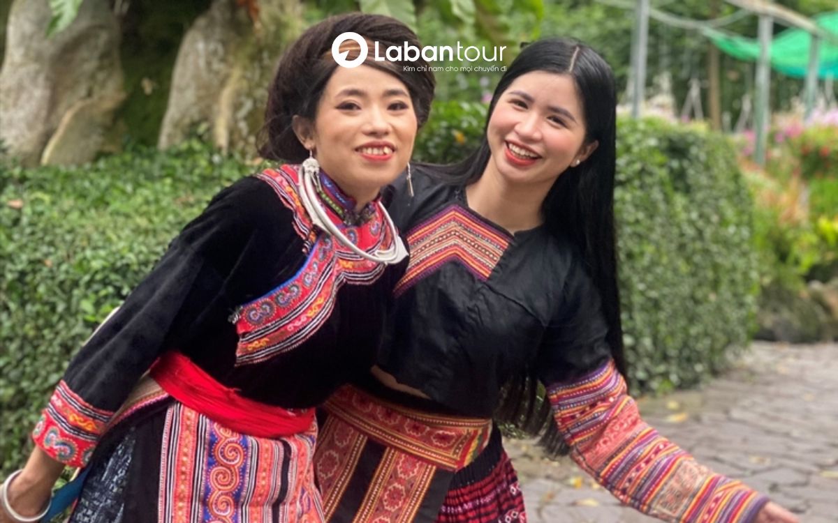 trang phục dân tộc Sa Pa