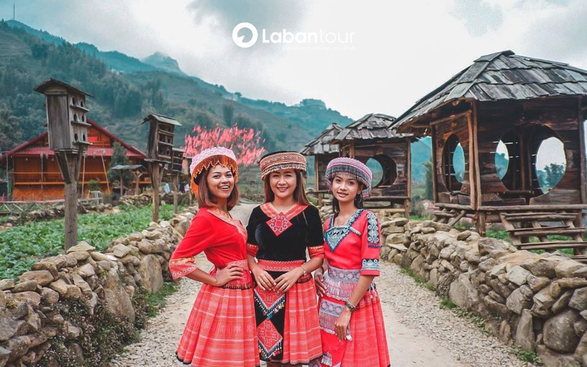 trang phục dân tộc Sa Pa