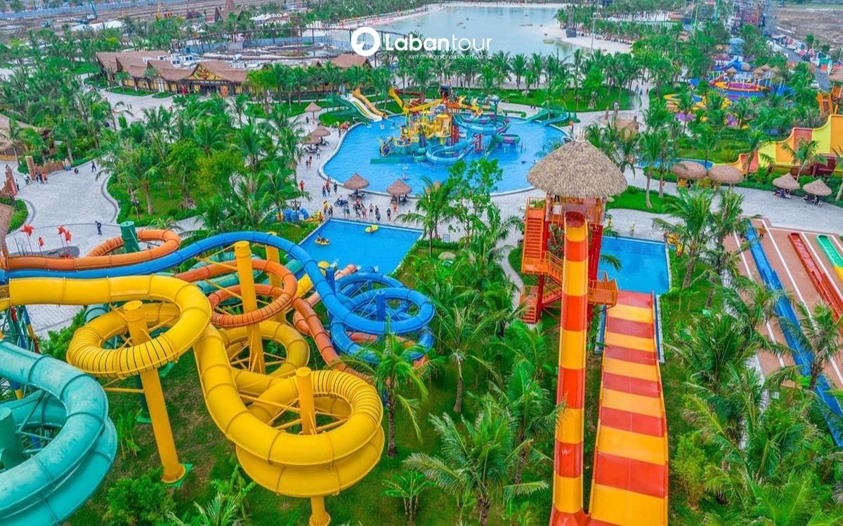 Thời gian mở cửa Công viên nước từ 09:00 đến 18:00