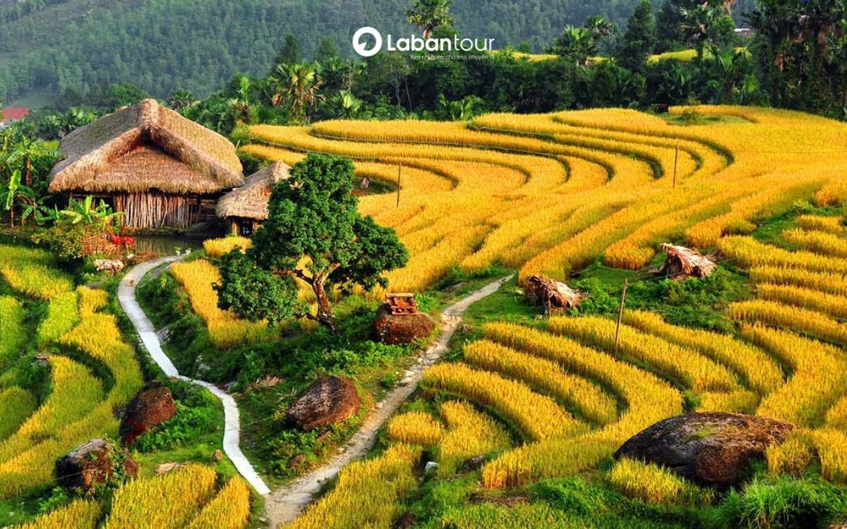 đi sapa tháng 4 mặc gì