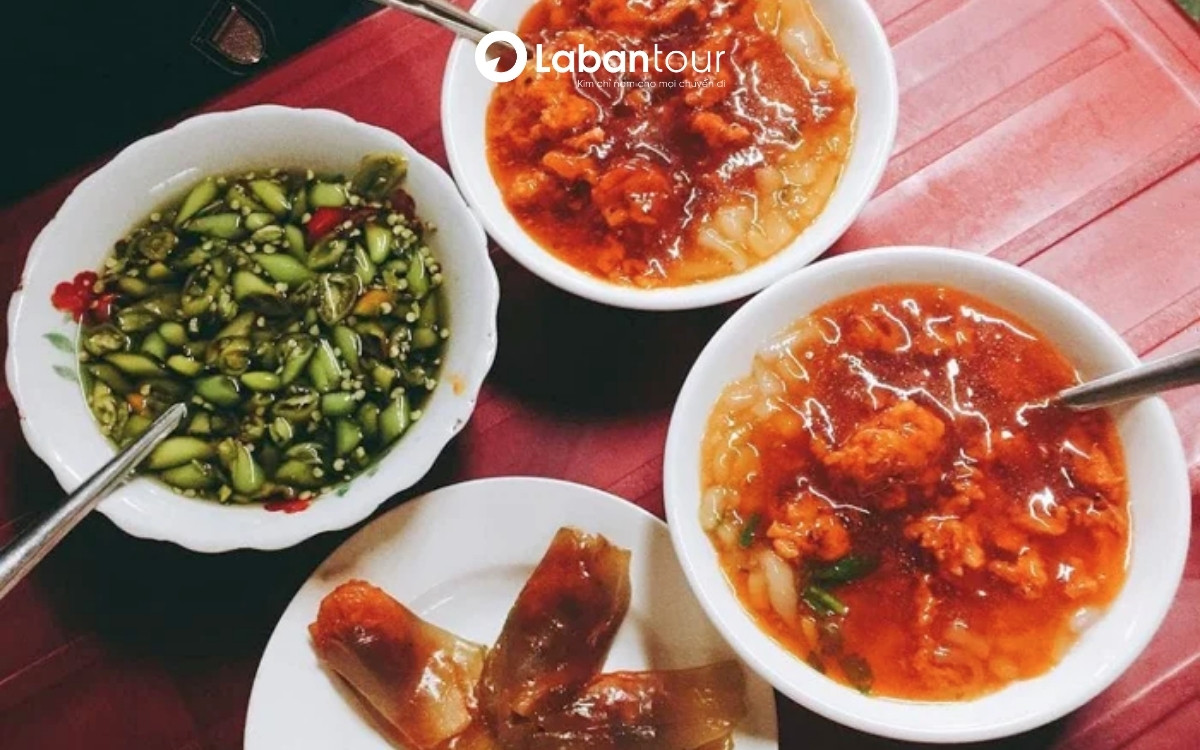 bánh canh cá lóc huế