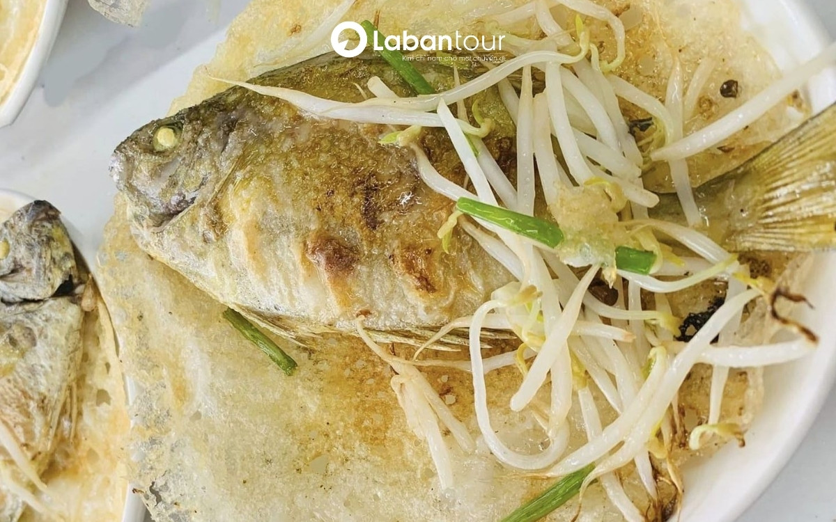 bánh khoái cá kình huế