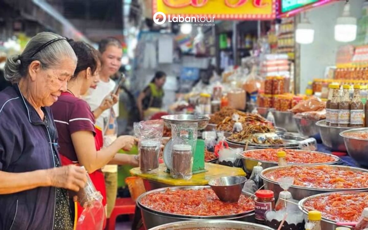chợ đông ba huế