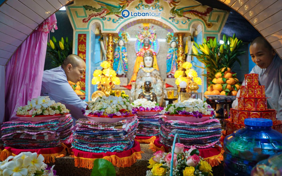 lễ vía Bà Linh Sơn Thánh Mẫu