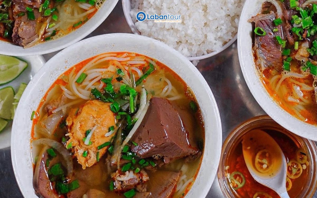 món ăn sáng ở huế