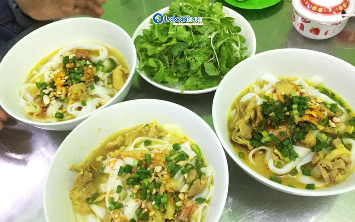 Mì Quảng Đặc Sản Xứ Quảng với món mì quảng trứ danh