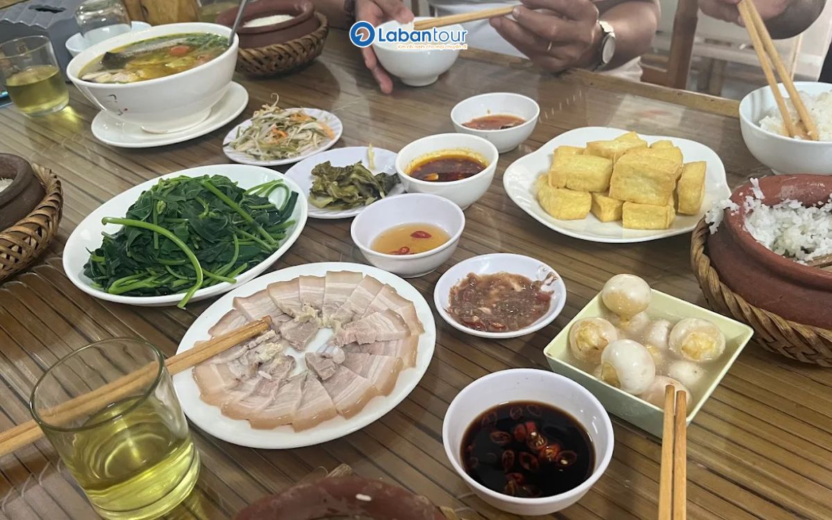 ăn tối ở Huế